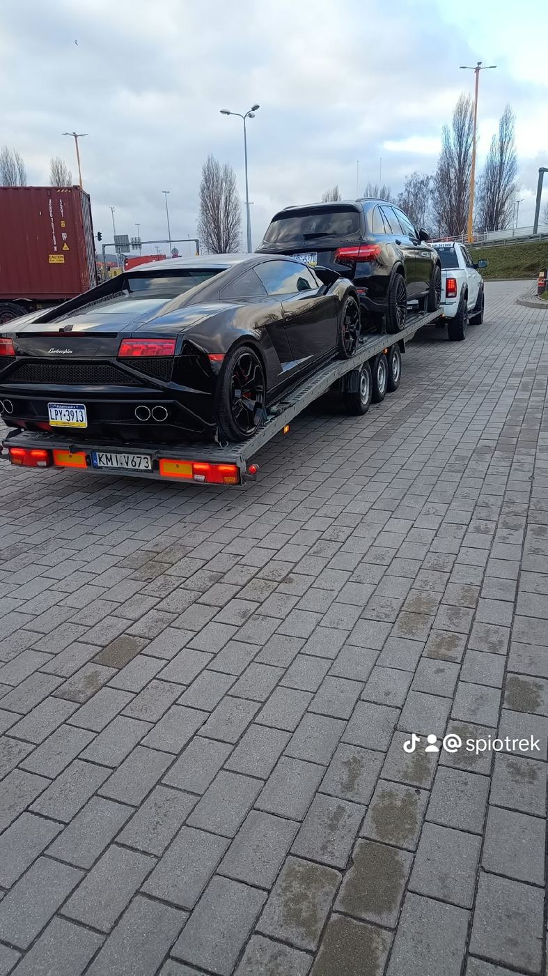 Bezpieczny transport aut luksusowych i sportowych Lamborghini oraz przewóz dwóch samochodów jednocześnie PRESSTO